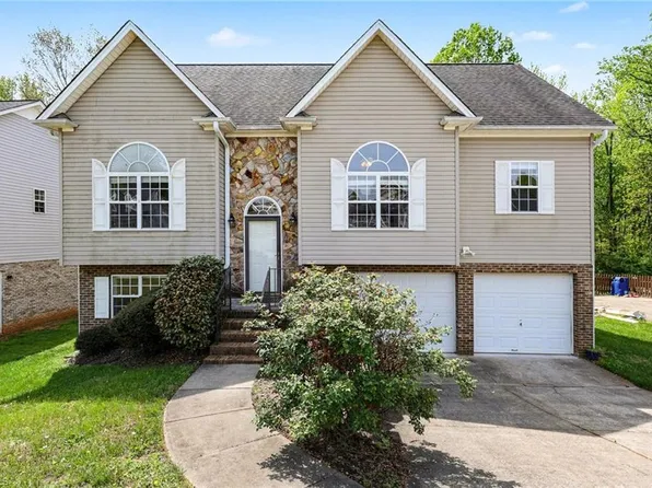 4990 Fiddlers Run Dr, Kernersville, NC 27284