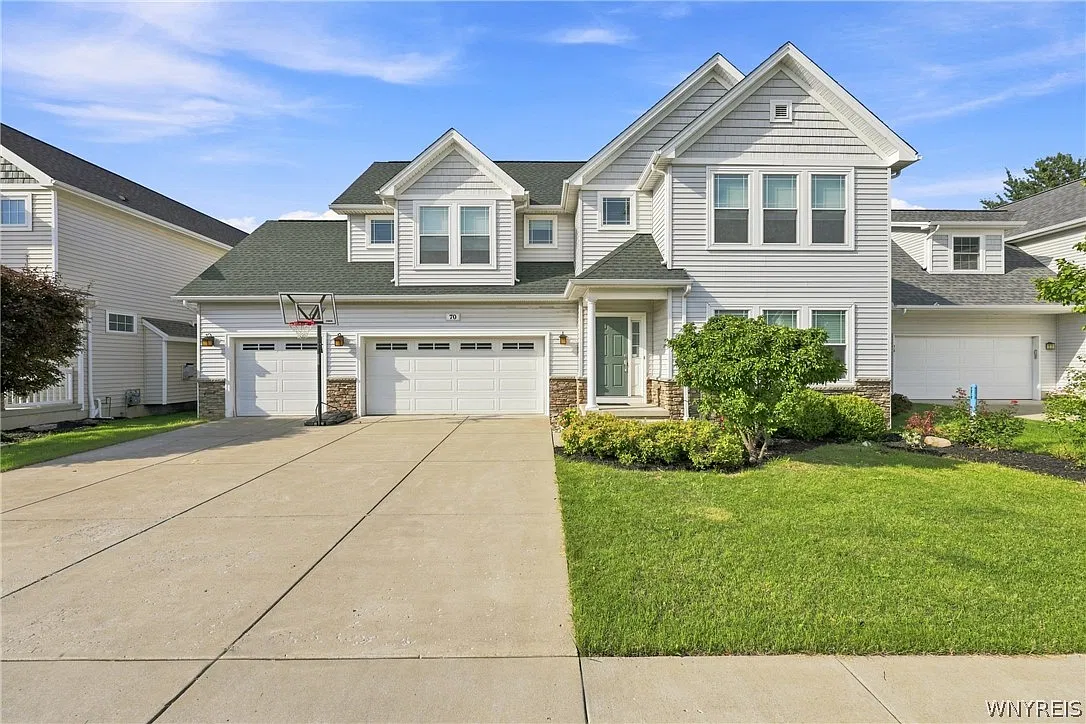 4 bed, 2.5 bath, 2947 sqft, $3,800 — Photo 1