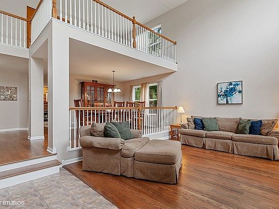 3rd image of 1125 Chesterfield Ln