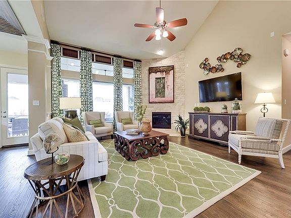 5th image of 137 Waterside Dr
