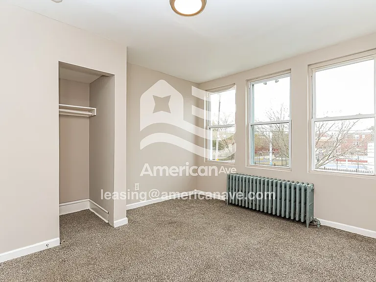 1539644_010_bedroom_9.jpg