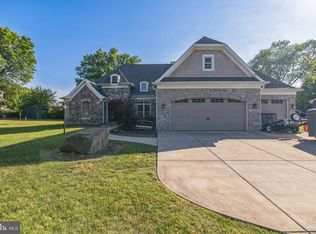 8928 Longstreet Dr, Manassas, VA 20110