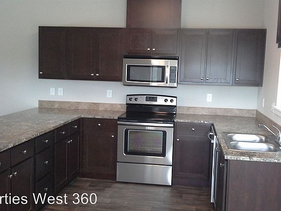 4th image of 12600 NE 49th St Unit C8