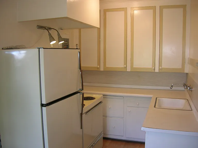 1705 E Howell St #9 — Photo 4