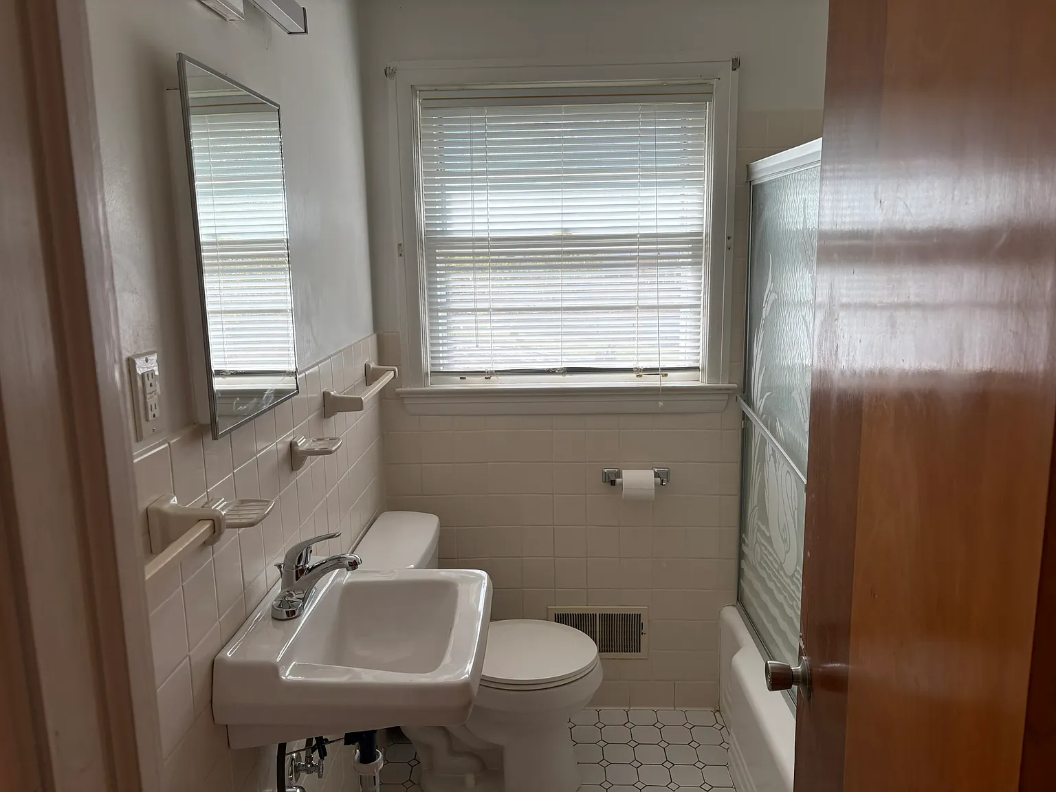 Cave Spring House — Photo 4