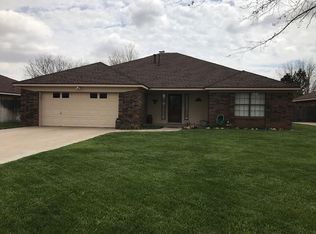 408 Robin Rd, Dumas, TX 79029