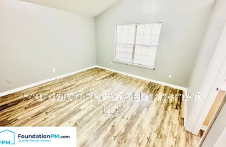 2663 Bay Pointe Cir W — Photo 9