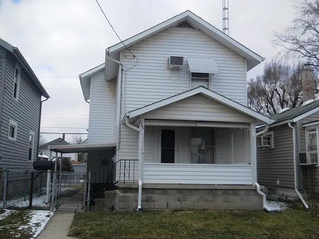 625 Henry St photo 1