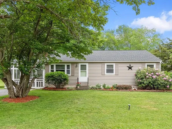 429 Bigelow St, Marlborough, MA 01752