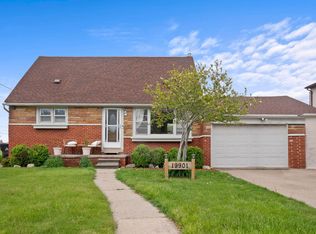 19901 Fenton St, Roseville, MI 48066