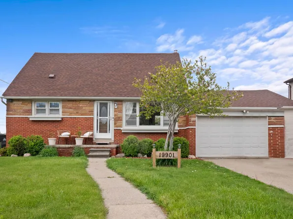 19901 Fenton St, Roseville, MI 48066