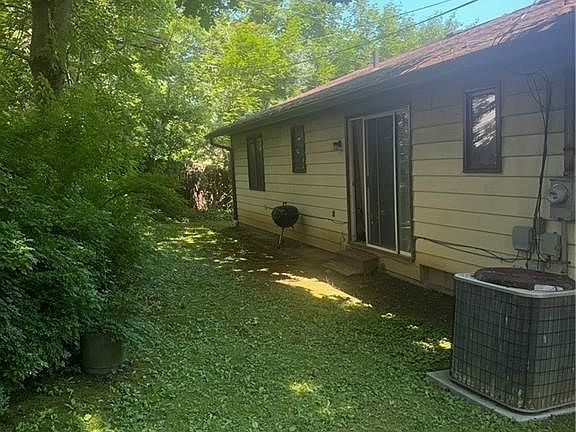 2nd image of 20930 Halworth Rd