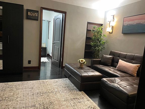 4th image of 7520 Norton Ave #1/2