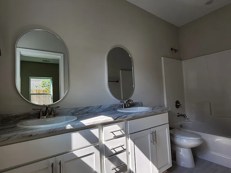 33 Travis St — Photo 10