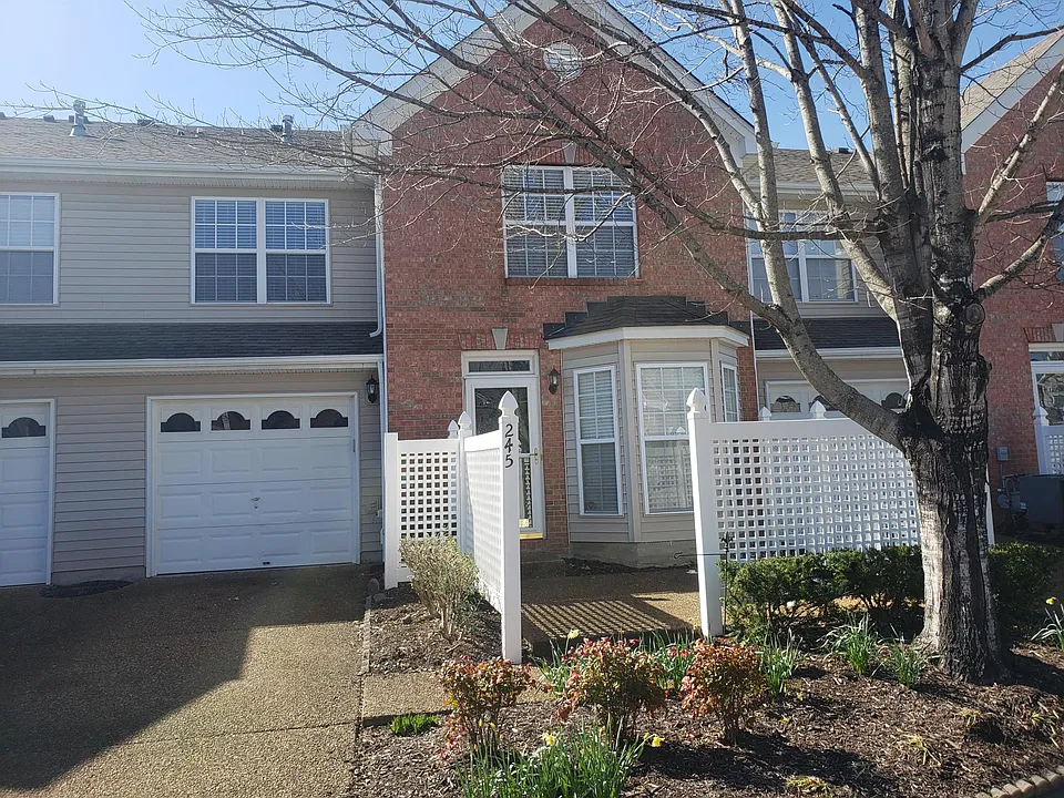 245 Wardington Pass