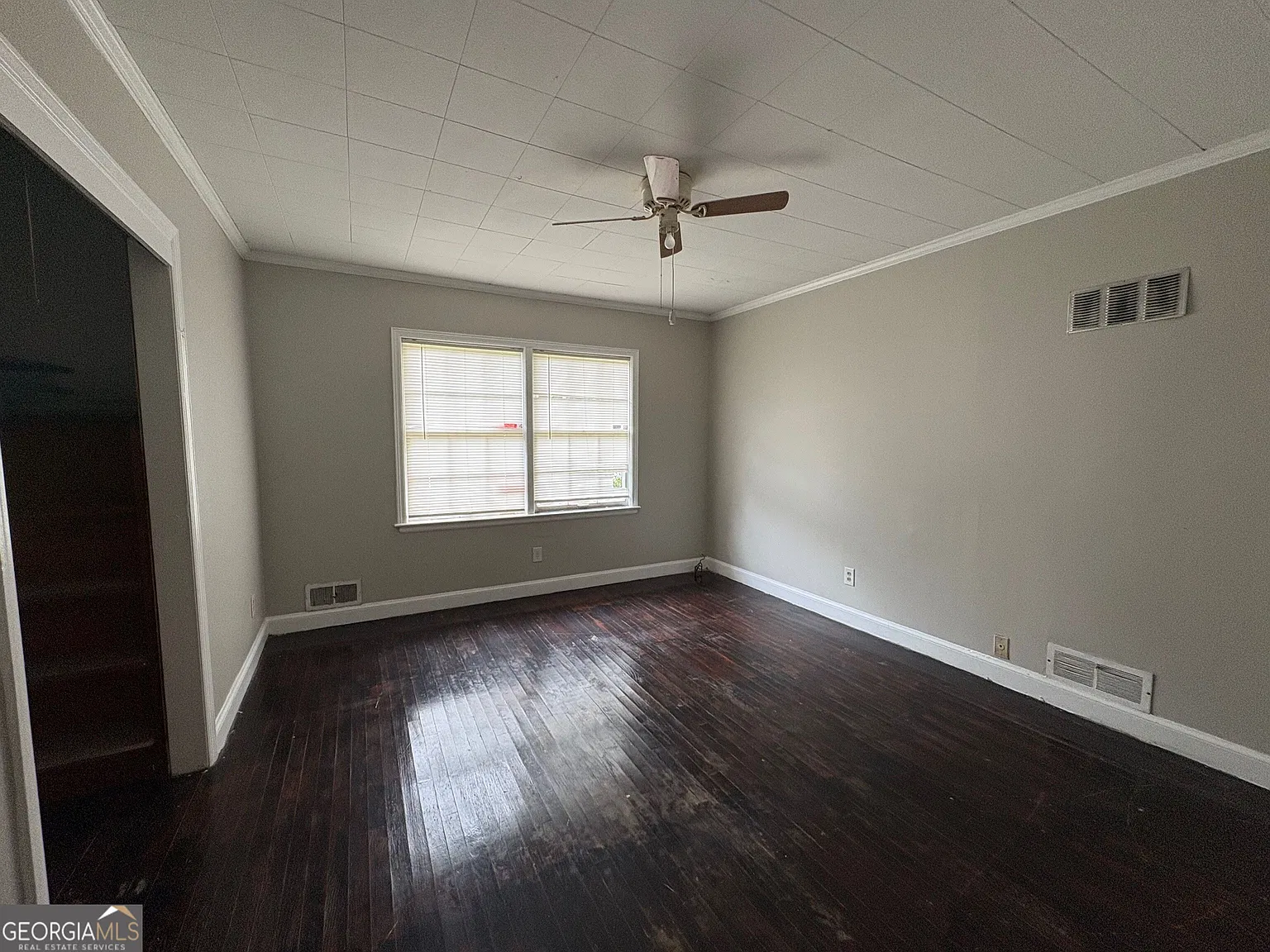 3 bed, 2.0 bath, 1970 sqft, $1,600 — Photo 4