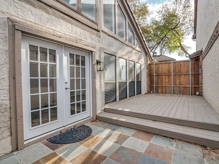17018 Planters Row — Photo 19