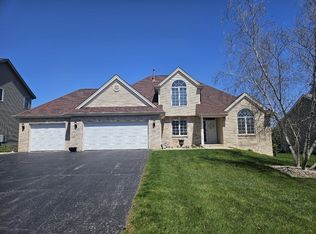 114 Boeing Trl, Poplar Grove, IL 61065