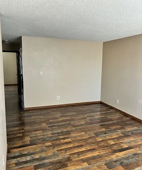 600 E Curry Ln #6 — Photo 2