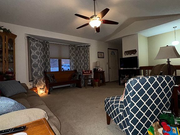5th image of 404 N 6th St