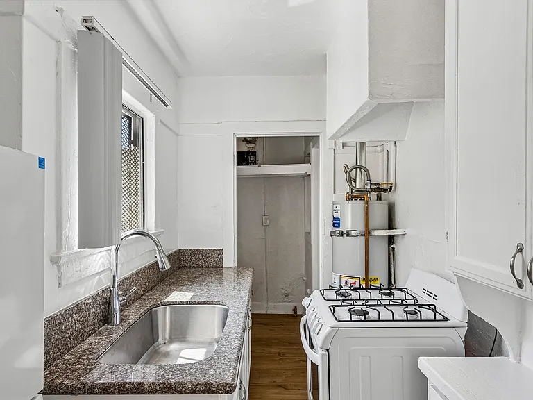 4214-4240 S. Hoover St. — Photo 18