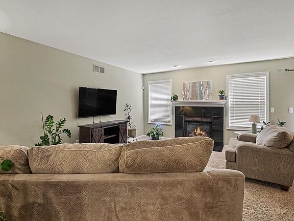 4th image of 45658 Rathmore Dr