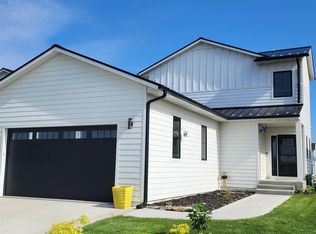 3348 Willow Gdns, South Sioux City, NE 68776