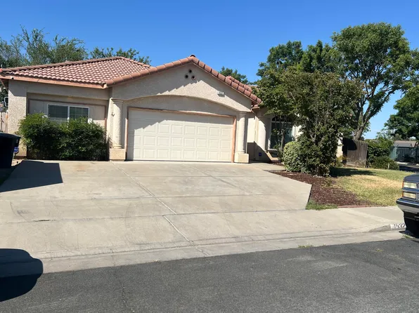 1532 W Picadilly Court, Hanford, CA 93230