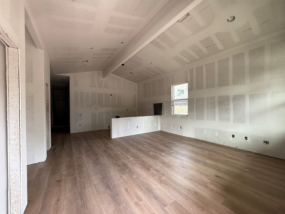 2nd image of 2723 Gertrude Ave
