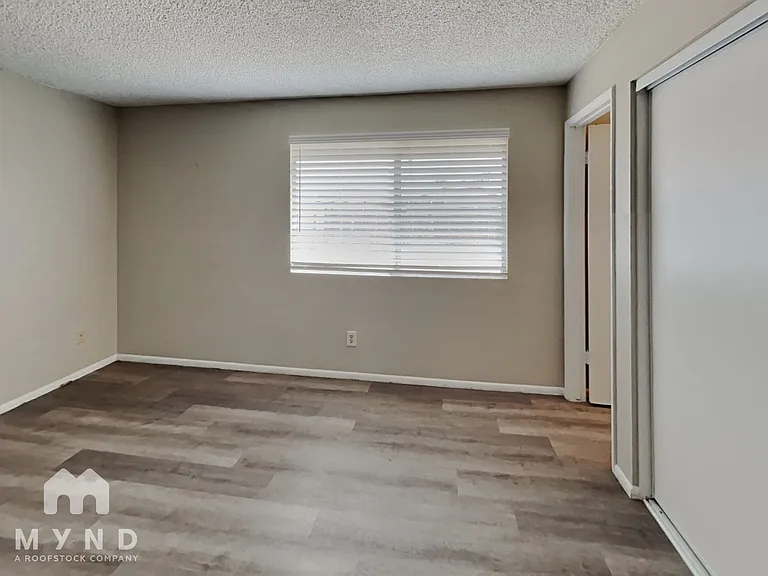 7233 W San Miguel Ave — Photo 10