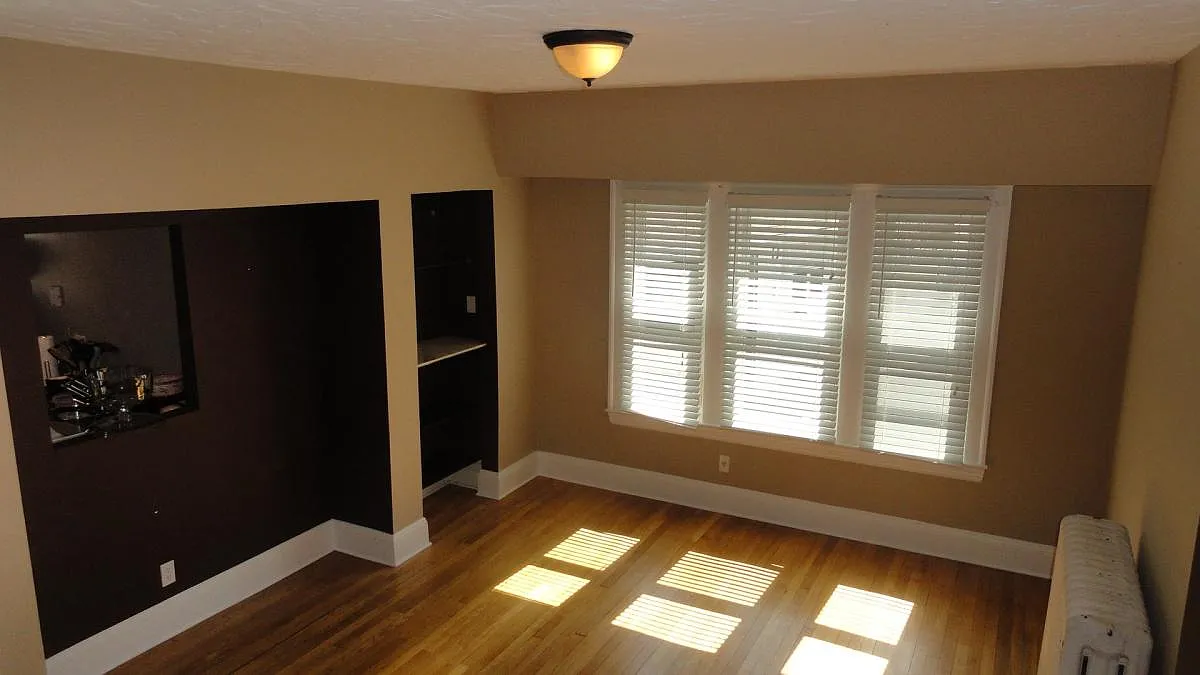 2423 Woodmere Drive — Photo 4