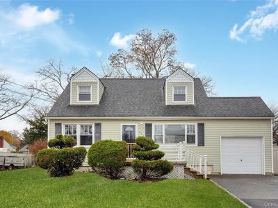 842 Brook Street, West Babylon, NY, 11704