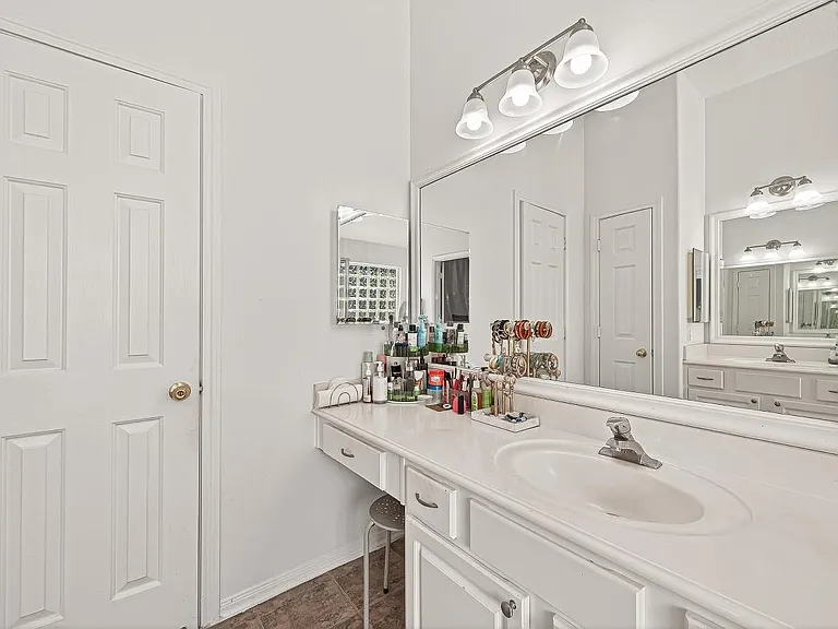7023 Westford Park Ln — Photo 38