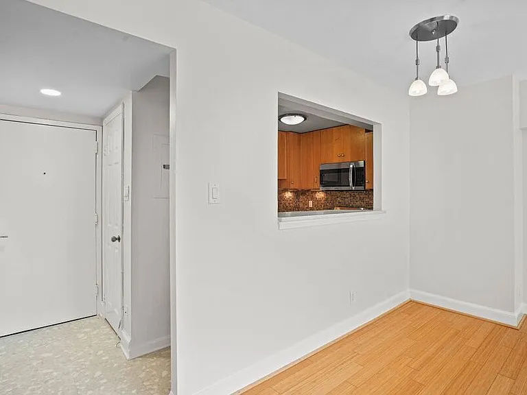 1825 T St NW #304 — Photo 9