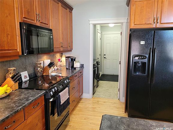 5th image of 406 Bolton PLACE