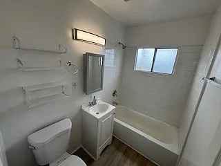 1245 W 88th St #6 — Photo 10