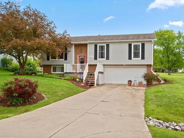3697 Kingsway Dr, Crown Point, IN 46307