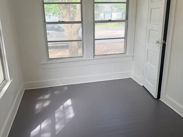 1006 Depot St — Photo 7