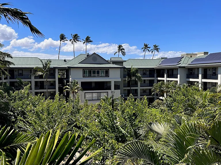 The Waterfront Apartments at Kahului — Photo 1
