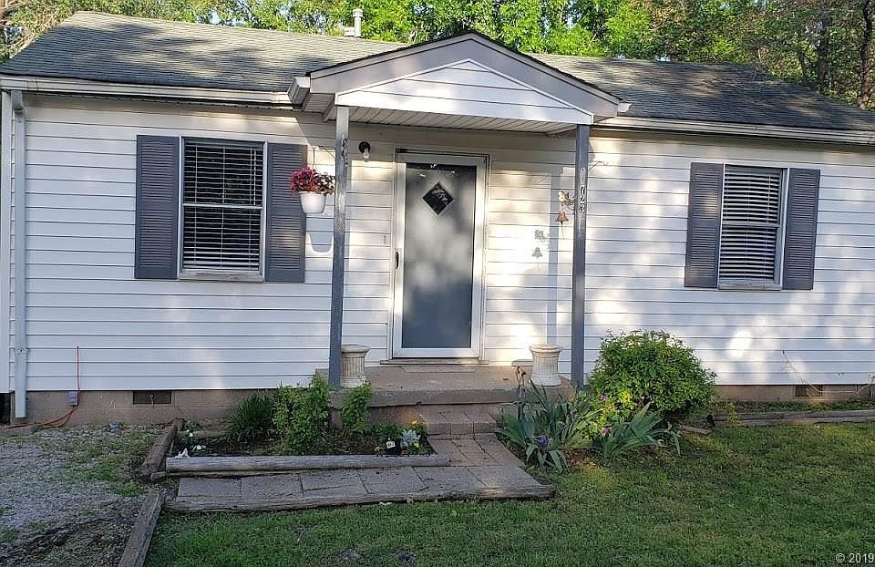 1st image of 723 N Hodge St