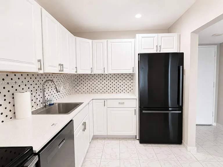 20505 E Country Club Dr #138 — Photo 8