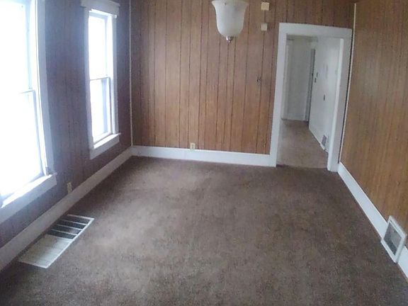 4th image of 685 Pavone St