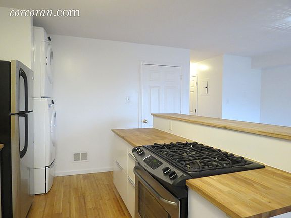 4th image of 702 Saint Marys St #2