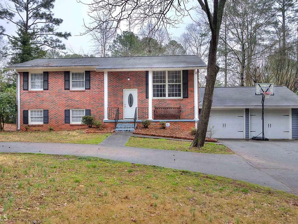 1st image of 2585 Leafmore Dr SE