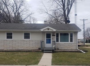 512 W Prospect St, Kirkland, IL 60146
