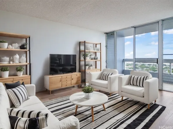 3045 Ala Napuaa Pl APT 1810, Honolulu, HI 96818