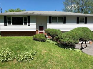 304 Stanton Dr, Syracuse, NY 13214