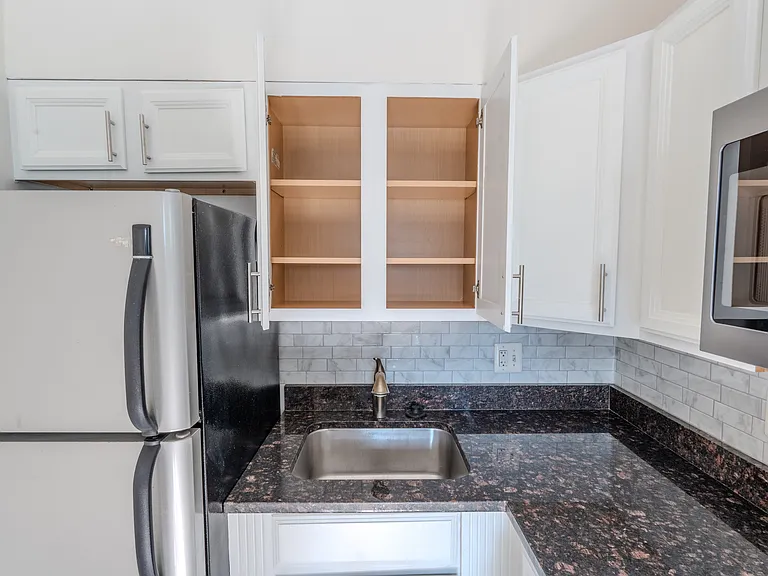 315 Evarts St NE #102 — Photo 17