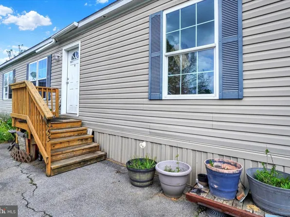 55 Birch Ln, Columbia, PA 17512