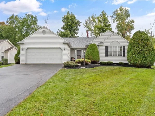 6147 Palm Summit Cir, Cicero, NY 13039